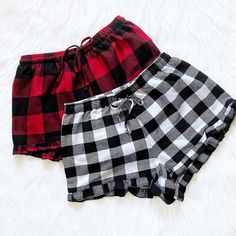 Warm, breathable flannel plaid adult pajama shorts that are perfect all year round! A perfect pair to wear on Christmas day! Comes with a stretchy elastic waistband for a comfort. The waist also has a drawstring for an adjustable fit. Cute ruffle trim finishes off the shorts. 100% Cotton BUY PAJAMA SET WITH LONG SLEEVE TOP HERE: https://www.etsy.com/listing/903455811/pajama-set-plaid-flannel-red-black?ref=listings_manager_grid BEFORE PURCHASING: Please take a look at all shop policies (located u Red Cotton Pajama Shorts For Sleepover, Casual Red Cheap Pajama Shorts, Christmas Shorts Pajamas, Cute Pajama Shorts, Flannel Shorts Pj, Casual Plaid Pajama Shorts, Cheap Plaid Pajama Shorts, Wedding Sleepwear, Shorts Pajamas