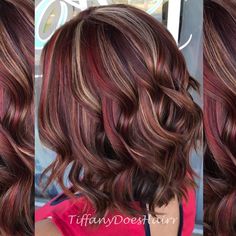 New Hair Colors 2023 Fall, Winter Color Hair Ideas, Brown Hair With Red And Blonde Highlight, New Fall Hair Colors, Cute Hair Updos, Fall Inspired Hair Color, Trendy Fall Hair Color, Rambut Brunette, Mom Hairstyles