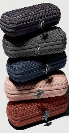 Bottega Veneta♥✤ | KeepSmiling | BeStayClassy Bottega Veneta Handbag, Bag Obsession, Lv Bags, Lv Handbags, Styl Boho, Boot Bag, Evening Clutch, Beautiful Bags