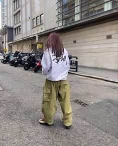 Stussy Outfit, Skater Girl Aesthetic, Baggy Outfit Ideas, Winter Pants Outfit, Street Fits, Baggy Clothes, 90s Fashion Outfits, Aesthetic Fall