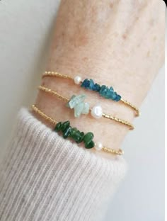 Gemstone Chips Bracelet, Tiny Bead Bracelet, Chip Bracelet, Aquamarine Bracelet, Pola Sulam, Beads Bracelet Design, Birthstone Bracelet, Bracelet Dainty, Handmade Wire Jewelry