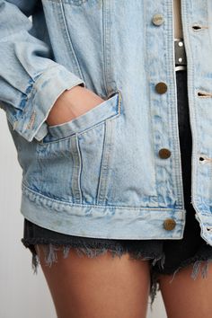 An edgy railroad denim jacket from ESPIRIT in a stunning light wash. Features four outer pockets and pleated cuffs. 100% Cotton. Has light stains as pictured from normal wear. Shoulders: 21” - Chest: 25” - Length: 26” - Sleeve: 23.5” Model is a size Small and waist 28. Light Indigo Washed Denim Jacket Relaxed Fit, Light Wash Relaxed Fit Denim Jacket For Everyday, Everyday Relaxed Fit Outerwear With Frayed Hem, Summer Everyday Washed Denim Jacket, Relaxed Fit Light Wash Outerwear With Frayed Hem, Everyday Distressed Medium Wash Denim Jacket, Classic Faded Denim Jacket With Pockets, Casual Pre-washed Denim Blue Denim Jacket, Oversized Faded Outerwear For Spring