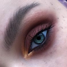 Best Eye Makeup For Blue Eyes, Bohemian Makeup Look Boho, Bohemian Makeup, Fall Makeup Looks, Makeup Guide, Makeup Tattoos