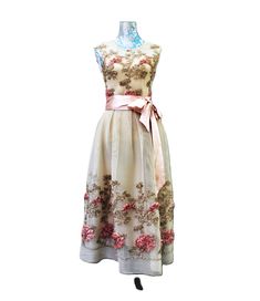 Turn heads in this stunning vintage-inspired midi dress, perfect for New Year's Eve parties, cocktails, or any elegant evening affair. Featuring exquisite floral embroidery, delicate mesh, and a flattering A-line silhouette, this dress brings timeless elegance to modern occasions. Small size: 38 There is a zip on the back. specification labels are saved Color: Gentle Pink With Silk Pink, Long Sash Dresses Length: Knee-Length Stretch: Little Stretch Zipper: Back Zipper Beautiful Boho Dresses, Vintage Pink Dress, Dress Sash, Eve Dresses, New Years Eve Dresses, Fitted Wedding Dress, Satin Wedding Dress, Gowns With Sleeves, Layer Dress