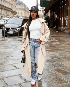 Jacket: PrettyLittleThing Stone Woven Hooded Oversized Trench Coat Hat: Lids Shoes: Jordan 4s New Years Outfit Black Women, Casual Trench Coat Outfit, Trench Coat Outfit Fall, Fall Coat Outfit, New York Outfits, Outfit Streetwear, Spring Capsule