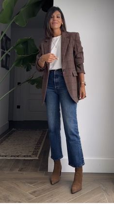 Brown Blazer Work Outfit, Cardigan Blazer Outfit, Blazer Outfits With Boots, Chocolate Brown Blazer Outfit, 2024 Work Outfits, Casual Teacher Outfits Winter, Smart Casual Work Outfit Winter, Business Casual Outfits For Women Winter Work Attire, Casual Office Outfits Women Jeans