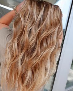 Silver Blonde Hair Dye, Strawberry Blonde Hair Color, Silver Blonde Hair, Balayage Blonde, Honey Nut, Honey Blonde Hair, Strawberry Blonde Hair, Balayage Hair Blonde