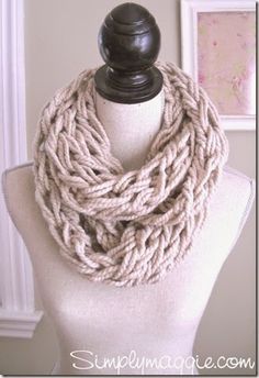 Finger Knitting Scarf, Arm Knitting Tutorial, Arm Knitting Scarf, Knitting Scarf, Arm Knit, Scarf Chunky, Chunky Scarf, Finger Knitting, Knit Infinity Scarf