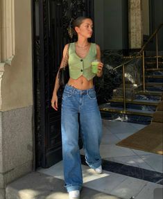 Skandinavian Fashion, Europe Outfits, Elegante Casual, Looks Street Style, Mode Ootd, Elegantes Outfit, Vest Outfits, Waist Jeans