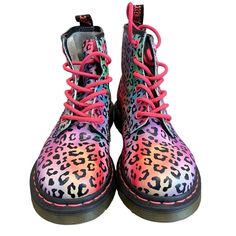 Never Worn, Us Size 7, Combat Boots, No Box. Artsy Clothing, Shoes Dr Martens, Bday Gifts, Upcycle Clothes Diy, Artsy Outfit, Lisa Frank, Swag Shoes, Pinterest Outfits, Dr Martens Shoes