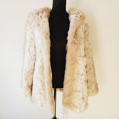 Nwt Gorgeous Winter Coat. White Winter Outerwear With Faux Fur Lining, Hooded Faux Fur Outerwear In Winter White, Hooded Winter White Fur Coat For Cold Weather, Winter White Hooded Fur Coat For Cold Weather, Winter White Fur Coat For Cold Weather, Hooded Winter White Outerwear With Faux Fur Lining, White Winter Outerwear With Detachable Hood, Winter White Faux Fur Outerwear, White Fur Coat With Faux Fur Lining For Winter