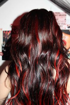 #hair #hairstyles #hairinspo #extensions #redandblackhair #y2khairinspiration #chunkyhighlights #haircolor #hairgoals Brown And Red Chunky Highlights, Black Hair With Red Chunky Highlights, Brown Hair With Bright Red Highlights, Highlight Patterns For Hair, Red And Black Hair Curly, Red Chunky Highlights In Brown Hair, Red Hair With Red Highlights, Black And Red Curly Hair, Chunky Highlights Red