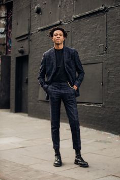 London Street Style Men, London Fashion Week Street Style Men, Vogue Photographers, London Fashion Week Mens, Teen Outfits, Check Suit, Engagement Outfits, London Street Style, Man Style