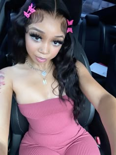 Chica Chola, Hairdos For Curly Hair, Cute Makeup Looks, Baddie Hairstyles, How To Pose, Pretty Selfies, Selfie Ideas, Aesthetic Hair, Cute Makeup