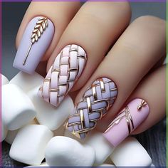 Applicable People: Women. Color Tone:Blue. Nail Finishes:Glossy. Nail Length:middle. Nail Pattern:stripe. Nail Shape:square shape. Precio bajo con envío gratis para usuario nuevo. Plaid Nails, Motifs Perler, Nail Art Set, Nail Forms, Nail Art Hacks, Artificial Nails, Nail Accessories