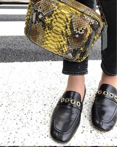 Jerome Dreyfuss, Leather Style, Gucci Mules, Mode Fashion, Handbag Purse, Get The Look, Mule Shoe, Purse