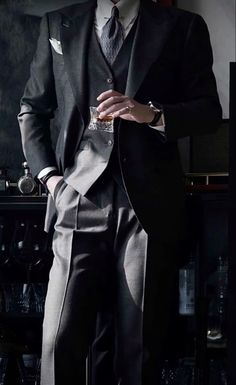 Morally Grey Fictional Men, Guy In Suit Aesthetic, Mafia Men Outfit, Mafia Men Art, Ceo Aesthetic Men, Dark Obsession Aesthetic, Ceo Man