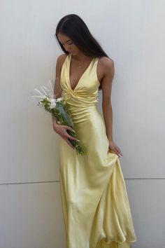 twist yellow silk long prom dress formal dress party dress #promdress #prom2025 #formaldress #winterformaldress #ballgown #sweet16dress #homecomingdress #engagementdress #pageantdress #weddingpartydress #weddingguestdress #eveningdress #seniorprom Yellow Formal Dress, Simple Party Dress, Simple Prom Dress Long, Modest Evening Dress, Dress Hire, Floor Length Prom Dresses, Prom Dress Stores, Prom Inspo, Yellow Satin