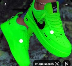 Neon Air Force 1, Neon Nike Shoes, Nike Shoes Women Fashion, Sneak Attack, Air Force 1s, Chica Cool, Nike Fashion Shoes, Risk Taker, All Nike Shoes