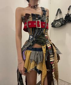 Fashion From Trash, Anti Fashion Aesthetic, Trash Clothing, Maximalist Outfits, Trash Fashion, Alternative Outfits, Diy Clothes, Editorial Fashion