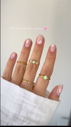 Sparkly Acrylic Nails, Spring Acrylic Nails, Hello Nails, Summery Nails, Cute Gel Nails, Oval Nails, Short Nail Designs, Short Acrylic Nails, Nail Tips