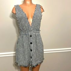 Zara Textured Plaid Mini Skirt Elastic Waist Size M Can Fit For L Too Write ,Baby Blue And Navy Blue Color Can Fit Plaid Mini Skirt, Navy Blue Color, Zara Dresses, Waist Size, Baby Blue, Mini Skirt, Colorful Dresses, Elastic Waist, Blue White