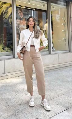 Millenial Fashion 2024, Zara Outfit 2024, 2024 Editing, Jean Beige, Look Office, Summertime Outfits, Beige Outfit, Casual Outfit Inspiration, Business Casual Outfits For Work