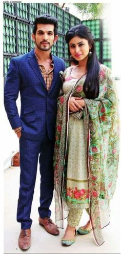 Beautiful couples Moni Roy, Indian Salwar Suit, India Clothes, Traditional Attires, Mouni Roy, Meet New People, Indian Attire, Suit Designs, Punjabi Suits