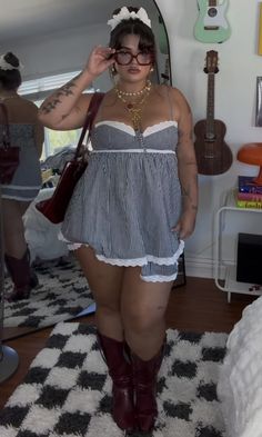 2024 Fashion Trends Plus Size, Plus Size Brunch Outfits, Party Outfit Pink, Texas State Fair Outfit Ideas, Short Fashion, Big Top Little Bottom Outfits, Curvy Dress Casual, Laneway Festival Outfit, College Outfits Hot Weather