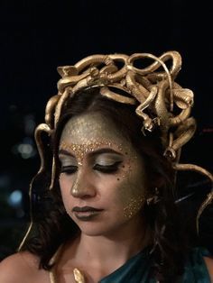 Medusa Makeup Halloween, Medusa Makeup Ideas, Halloween Medusa, Medusa Halloween Costume, Medusa Makeup, Karneval Diy, Medusa Costume, Theatre Makeup, Special Fx Makeup