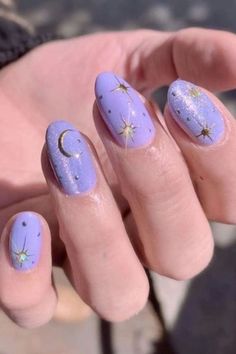 Cancer Nails Nail Art Ideas For Short Nails Classy, Moon Designs On Nails, Nail Inspo Moon And Stars, Moon And Stars Nails Art, Moon Stars Nail Art, Astro Nail Art, Star And Moon Nails Acrylic, Cool Natural Nail Designs, Saturn Nail Art