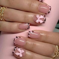 French Tip Nails With Cheetah Print, Pink Cheetah Print Nails French Tip, Cheetah Nails Tutorial, Pink Leopard Print French Tip Nails, Cheetah Print Pink Nails, Cheetah Print Nails With Bow, Pink Lepord Print French Tip Nails, Short Nails Cheetah Print, Cheetah Nails With Bow