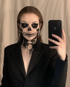 Vampire Bride, Skeleton Face, Skeleton Halloween Costume, Skeleton Makeup, Horror Makeup, Halloween Makeup Inspiration, Halloween Makeup Easy, Face Painting Halloween, Skull Makeup