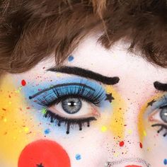 Clown Looks, Pierrot Costume, Cute Clown Makeup, Funky Makeup, Clown Party, Star Tattoo, Drag Makeup, Cute Clown, Cool Makeup Looks