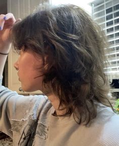 @mariyacerg on instagramv Shag Hair Inspiration, Shag Bob Haircut For Thick Hair, Medium Layered Hair With Fringe Bangs, Bangs With Shaggy Hair, Tapered Medium Hair, Wolfcut For Thick Wavy Hair, Short Wavy Haircuts Masc, Layered 80s Haircut, Shag Hair Aesthetic