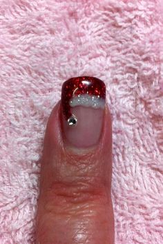 Oh I am so doing this for Christmas!!! Santa Hat Nails, Nail Art Noel, Santa Nails, Unghie Nail Art, Manicure Gel, Christmas Nail Art Designs, Xmas Nails, Christmas Nail Designs, Christmas Nail Art