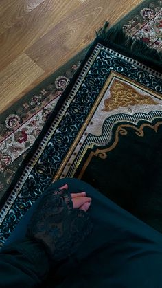 Islam Beauty, Mekka Islam, Fesyen Islam, Beautiful Beach Pictures, Islamic Wallpaper Iphone, Muslim Images, Mecca Wallpaper, Muslim Pictures, Hijabi Aesthetic