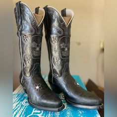 Brand New Boots. Inventory Close Out Stretch Knee High Boots, Roper Cowboy Boots, Suede Shoes Women, Tall Heeled Boots, White Leather Boots, Harley Davidson Boots, Heeled Rain Boots, Zara Heels, High Heel Rain Boots