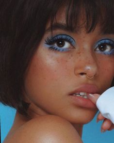 Editorial Make-up, Look Disco, Style Bob, 60s Makeup, 70s Makeup, Drag Make-up, Retro Makeup, Smink Inspiration, Make Up Inspo