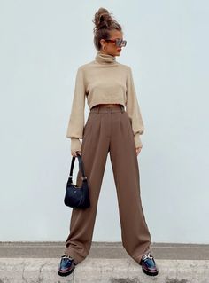 Archer Pants, Brown Pants Outfit, Pants Brown, Brown Outfit, Brown Pants, Mode Inspo, Tailored Pants, 가을 패션