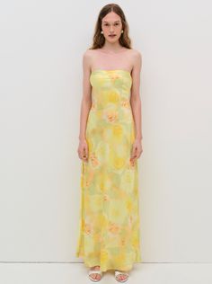 Radiate summer elegance in the Carla yellow strapless long dress, featured in an abstract rose print. This maxi dress skims and elongates the body with its flattering column silhouette that's perfect for summer soirees. Floral Tube Dress, Garden Formal, Tube Maxi Dress, Abstract Rose, Summer Elegance, Strapless Long Dress, Backless Dress Summer, Casual Sundress, Strapless Maxi