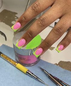 Square Nails Spring Colors, Neon Green French Tip Nails, Neon Green French Tip, Simple Spring Nail Ideas, Flames Nails, Green French Tip Nails, Popular Nail Art, Spring Nail Trends