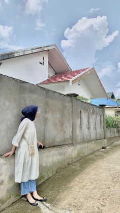 Ootd Ngampus, Ootd Poses, Modest Fashion Hijab, Overall Jumpsuit, Hijab Ootd, Ootd Dress