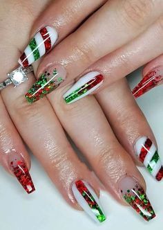 Nail Art Noel, Hashtag Instagram, Christmas Nail Art Easy, Nail Art Halloween, Festive Manicure, Instagram Hashtag, Design Page