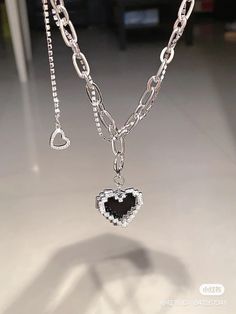 Heart Shaped Jewelry Aesthetic, Aliyacore Aesthetic, Acubi Jewelry, Edgy Necklace, Dark Jewelry, Pretty Accessories, Edgy Jewelry