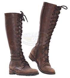 Hunger Games Catching Fire, Hunting Boots, Catching Fire, Play Dress, Mode Inspo, Vegan Shoes, Fantasy Clothing, Jennifer Lawrence, Fantasy Fashion