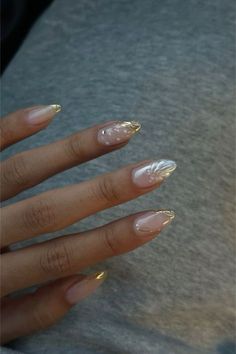 Gold Nails Summer, Gold White Nails, Shell Nail Art, Proposal Nails Ideas, Summer Beauty Tips, Summery Nails, Gel Nail Designs, Gold Nails