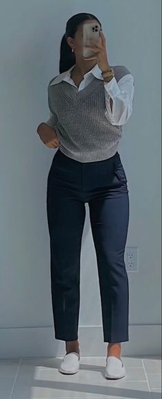 Cute Professional Outfits, Casual Work Outfits Women, Fashionable Work Outfit, Professional Outfits Women, Business Outfits Women, Stylish Work Attire, Corporate Outfits, Business Casual Outfits For Work, Elegante Casual