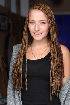 No hay excusas, chicas! White Girl Braids, Blonde Dreadlocks, New Natural Hairstyles, Afro Braids, Short Box Braids, Long Box Braids, Braided Ponytail Hairstyles