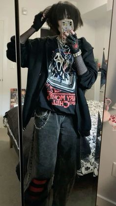 Punk Scene Aesthetic, 2000s Goth Fashion Men, Baggy Goth Clothes, Soft Grunge Outfits Masc, Grunge Winter Outfits Masc, Emo Outfit Inspo Masc, Masc Alt Clothes, Emo Boy Aesthetic Outfits, Scene Outfit Inspo Masc